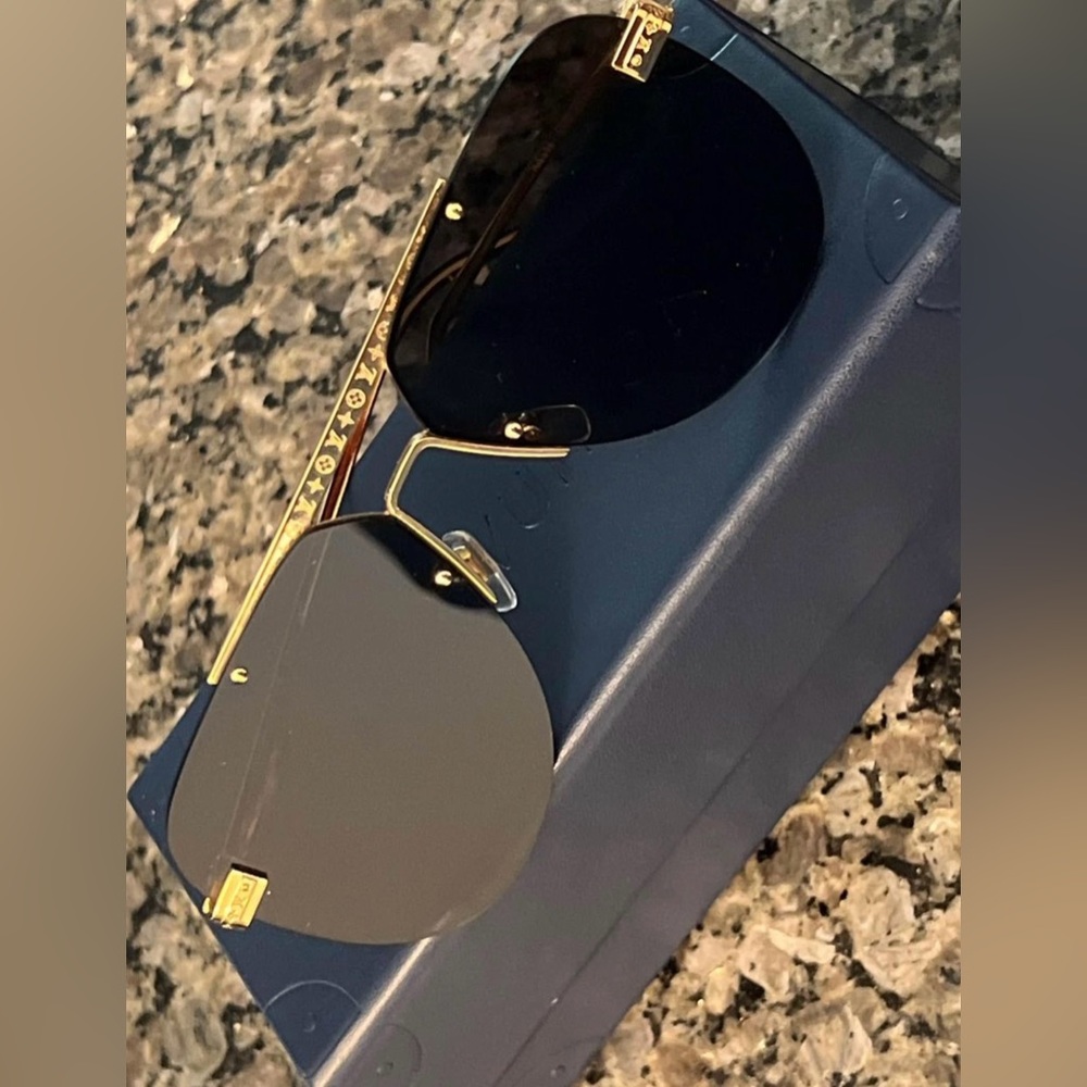 Louis vuttion sunglasses, 100 percent authentic and in flawless condition.